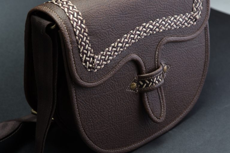 Carriel en cuero y caña flecha