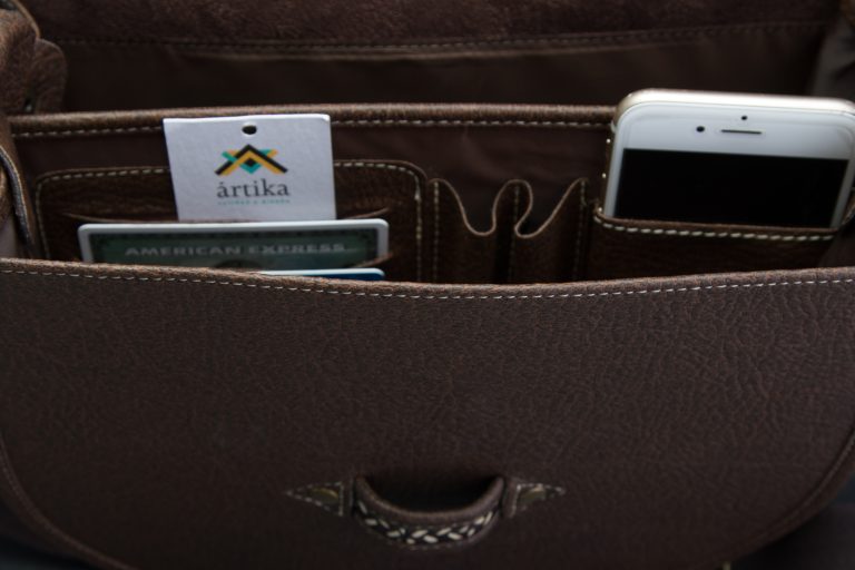 Carriel en cuero y caña flecha